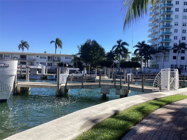 7900 Harbor Island Dr # 1404, North Bay Village FL 33141