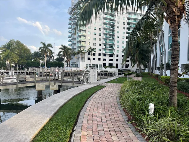 7900 Harbor Island Dr # 1404, North Bay Village FL 33141