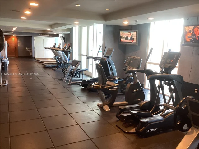 7900 Harbor Island Dr # 1404, North Bay Village FL 33141