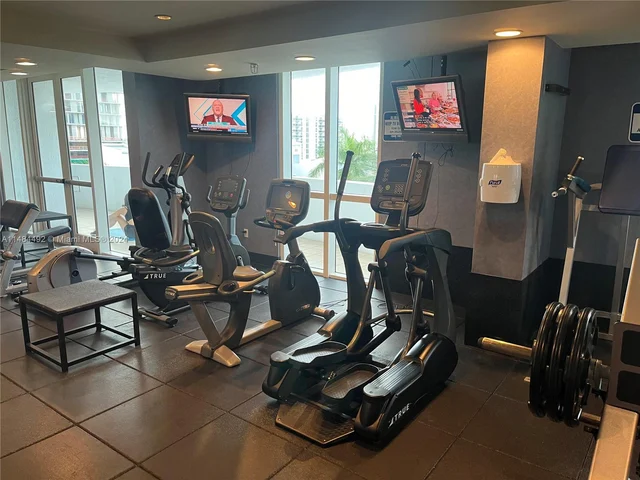 7900 Harbor Island Dr # 1404, North Bay Village FL 33141