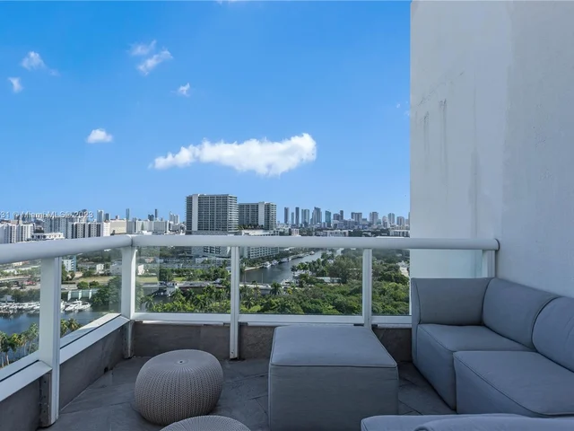 1871 NW S River Dr, Miami FL 33125