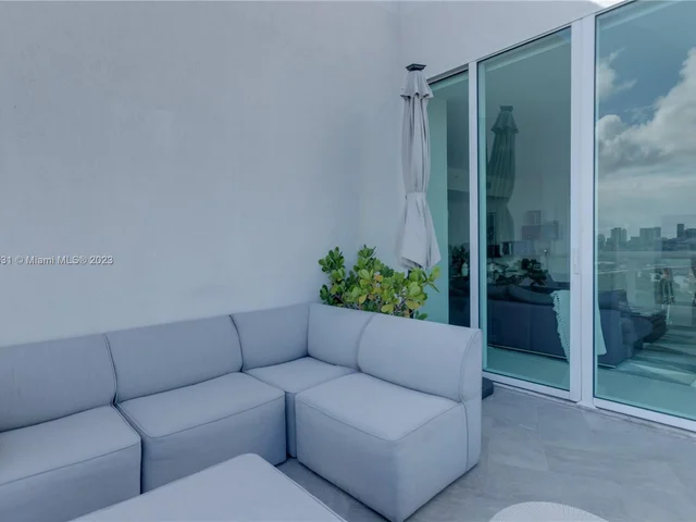 1871 NW S River Dr, Miami FL 33125