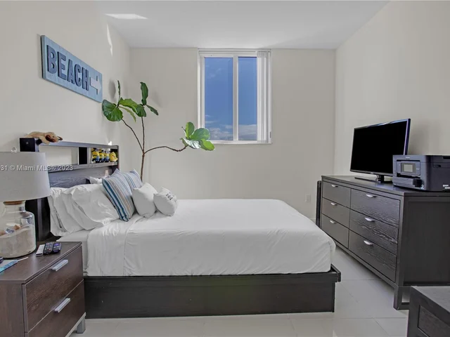 1871 NW S River Dr, Miami FL 33125