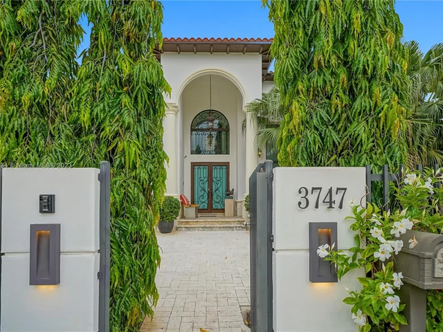 3747 Prairie Ave, Miami Beach FL 33140
