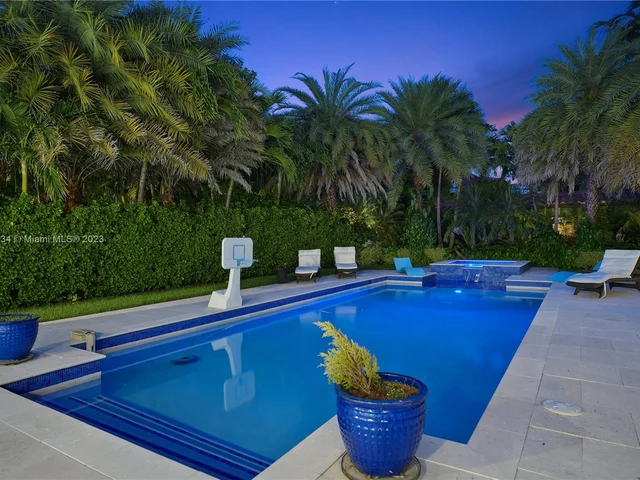 3747 Prairie Ave, Miami Beach FL 33140