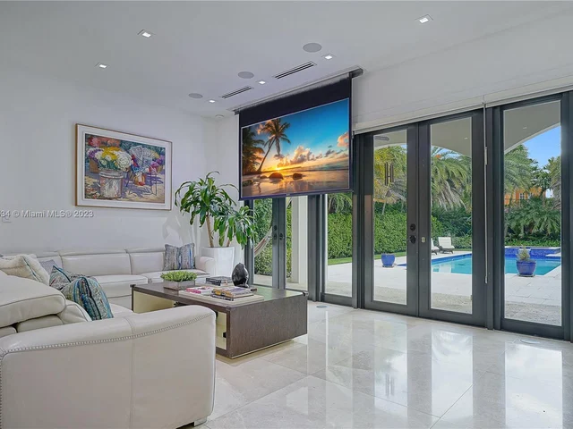 3747 Prairie Ave, Miami Beach FL 33140