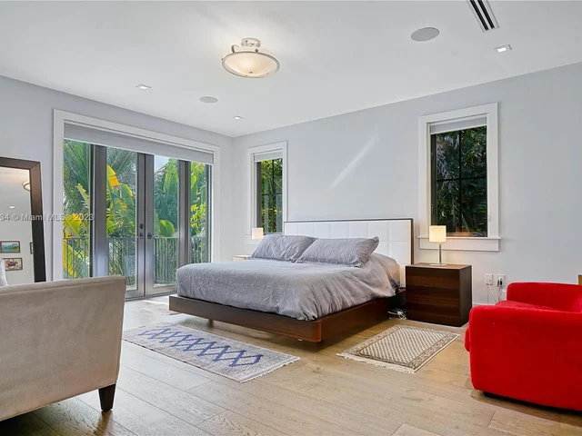 3747 Prairie Ave, Miami Beach FL 33140