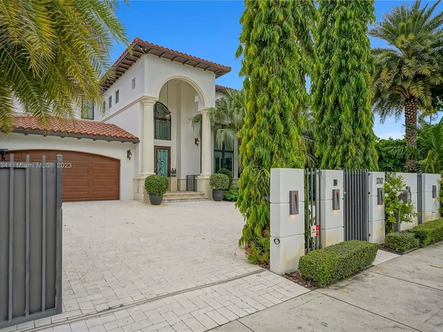 3747 Prairie Ave, Miami Beach FL 33140