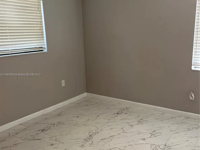 830 NW 170th Ter, Miami Gardens FL 33169