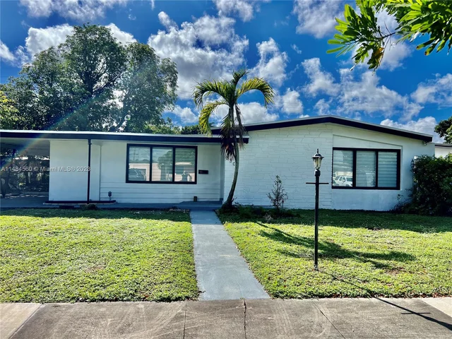 830 NW 170th Ter, Miami Gardens FL 33169