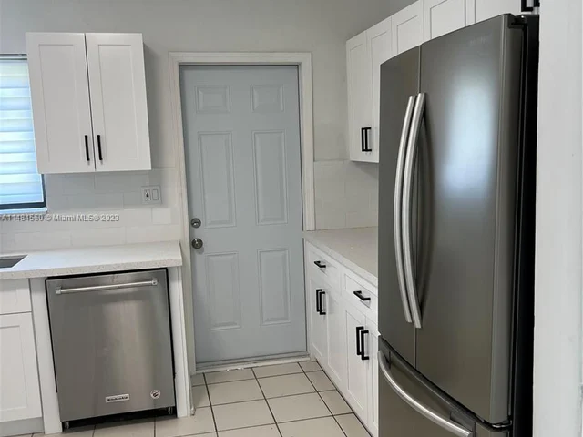 830 NW 170th Ter, Miami Gardens FL 33169