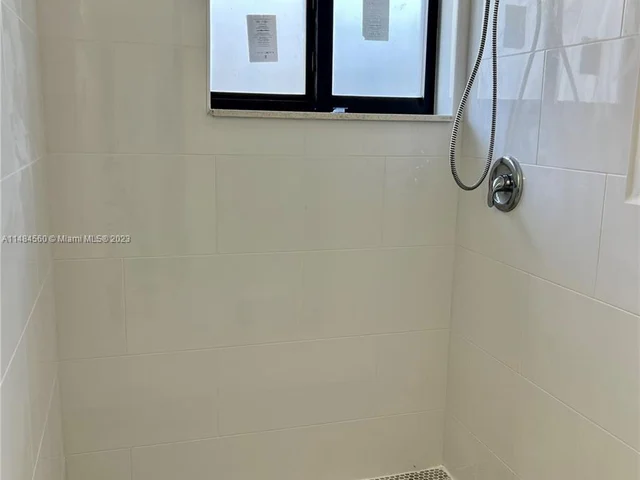 830 NW 170th Ter, Miami Gardens FL 33169