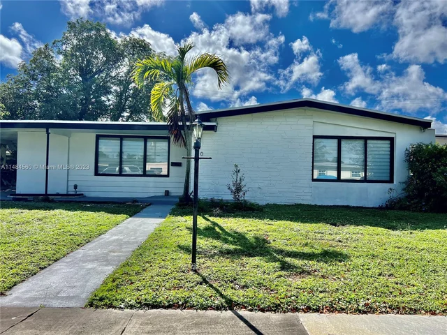 830 NW 170th Ter, Miami Gardens FL 33169