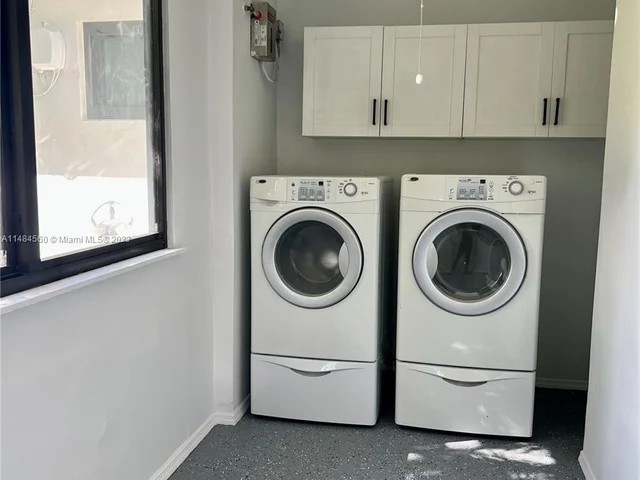 830 NW 170th Ter, Miami Gardens FL 33169