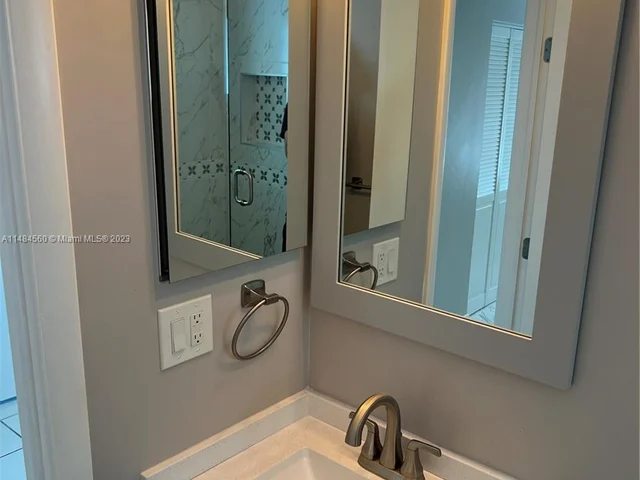 830 NW 170th Ter, Miami Gardens FL 33169