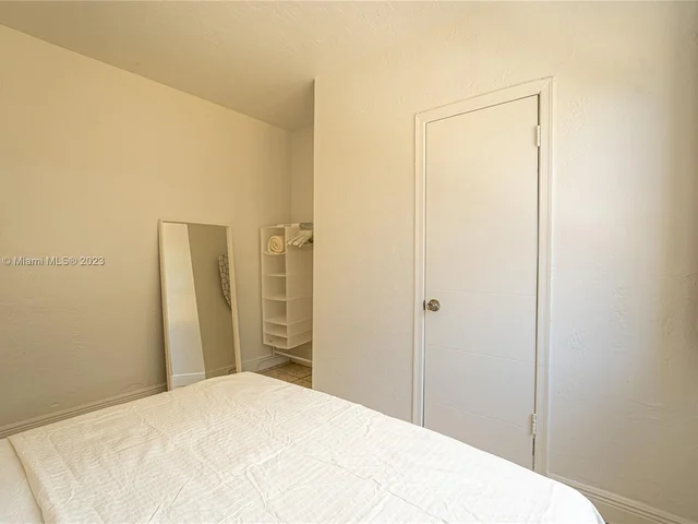 7031 NW 6th Ct, Miami FL 33150