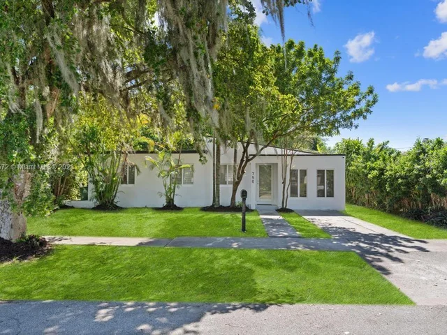 750 NW 83rd Ter, Miami FL 33150