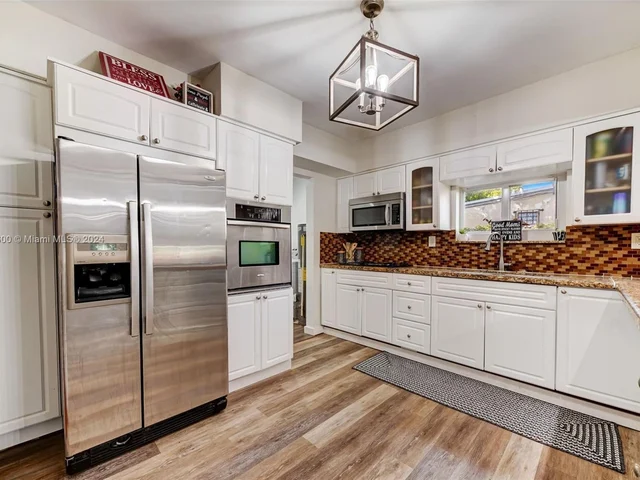 940 NW 181st St, Miami Gardens FL 33169