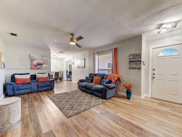 940 NW 181st St, Miami Gardens FL 33169