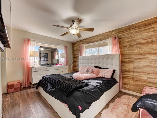 940 NW 181st St, Miami Gardens FL 33169