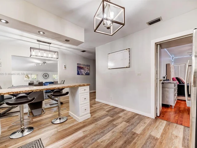 940 NW 181st St, Miami Gardens FL 33169