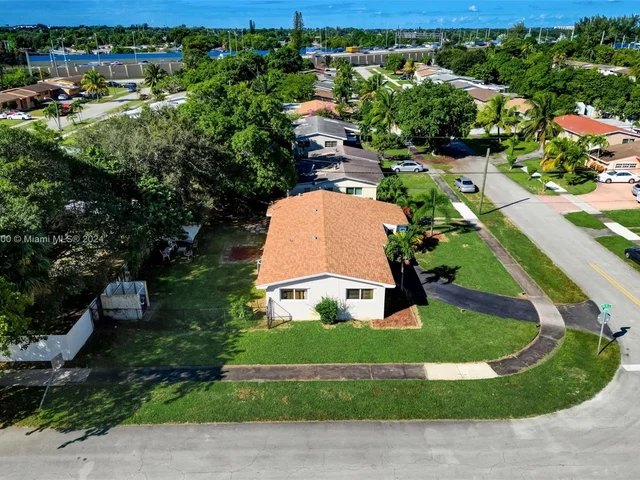 940 NW 181st St, Miami Gardens FL 33169