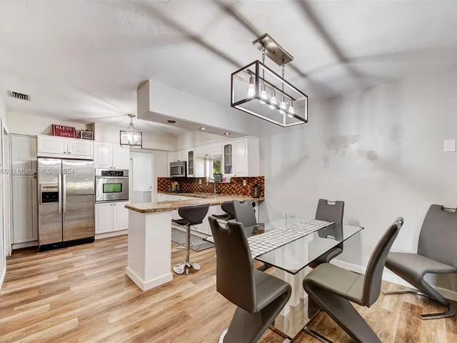 940 NW 181st St, Miami Gardens FL 33169