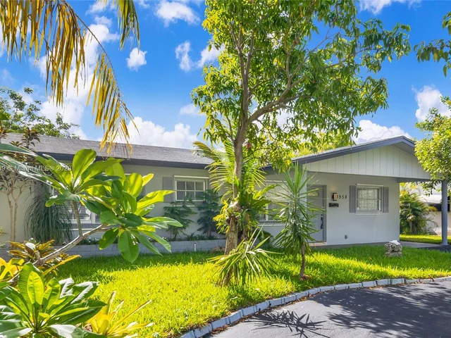 3958 NW 19th Ave, Oakland Park FL 33309