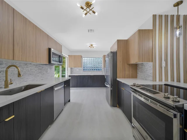 3958 NW 19th Ave, Oakland Park FL 33309