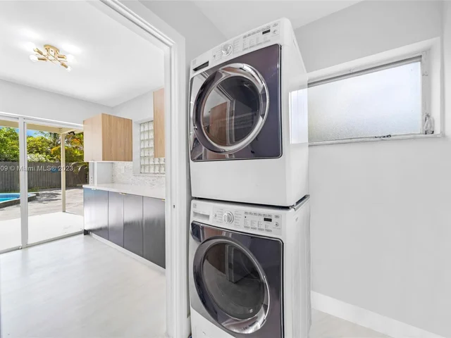 3958 NW 19th Ave, Oakland Park FL 33309