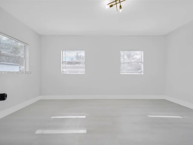 3958 NW 19th Ave, Oakland Park FL 33309