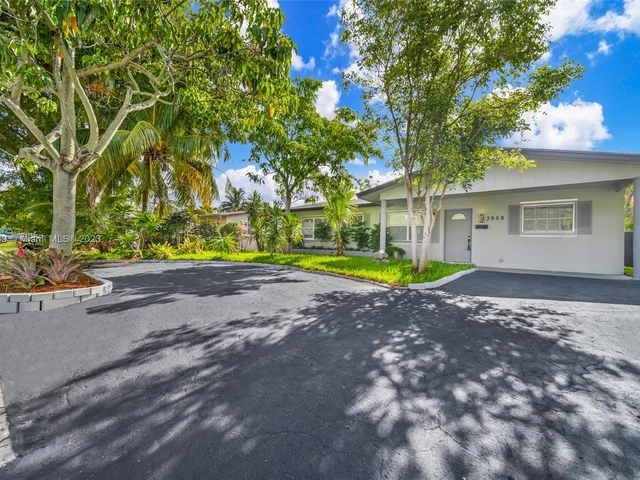 3958 NW 19th Ave, Oakland Park FL 33309
