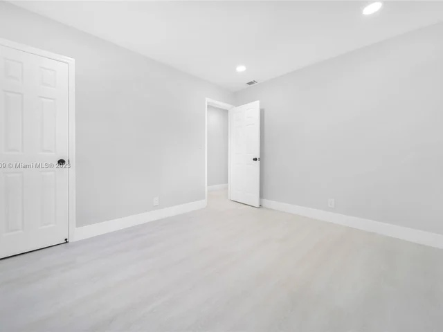 3958 NW 19th Ave, Oakland Park FL 33309