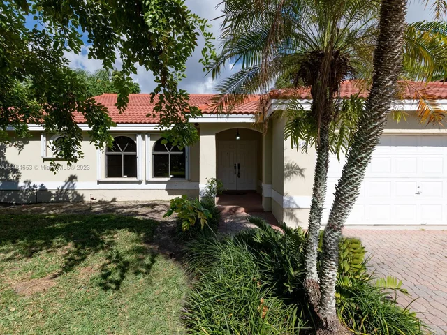 15523 SW 42 LN, Miami FL 33185