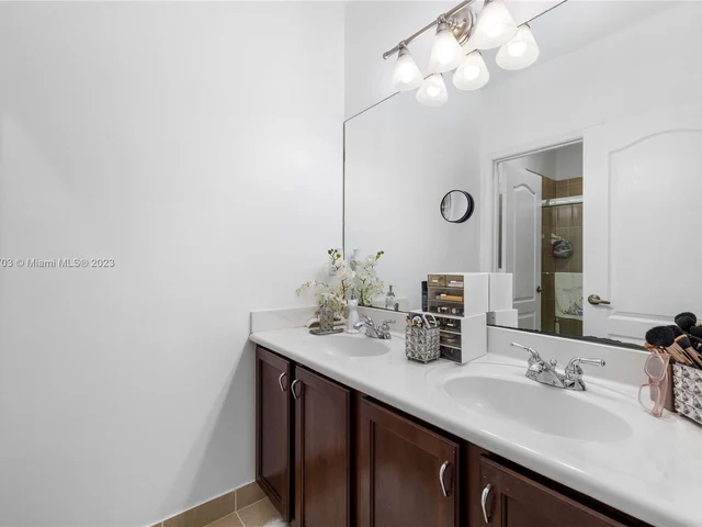 3742 NE 13th St, Homestead FL 33033