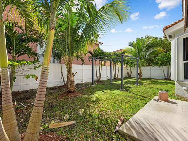 3742 NE 13th St, Homestead FL 33033