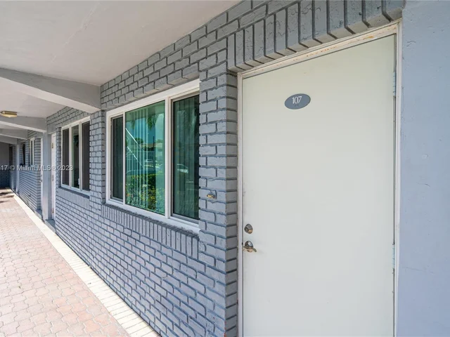 2175 NE 56th St # 107, Fort Lauderdale FL 33308