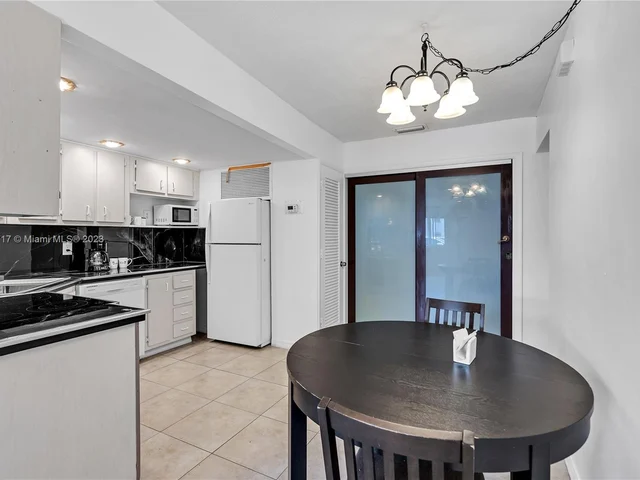 2175 NE 56th St # 107, Fort Lauderdale FL 33308