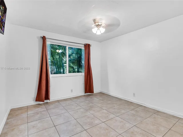 2175 NE 56th St # 107, Fort Lauderdale FL 33308