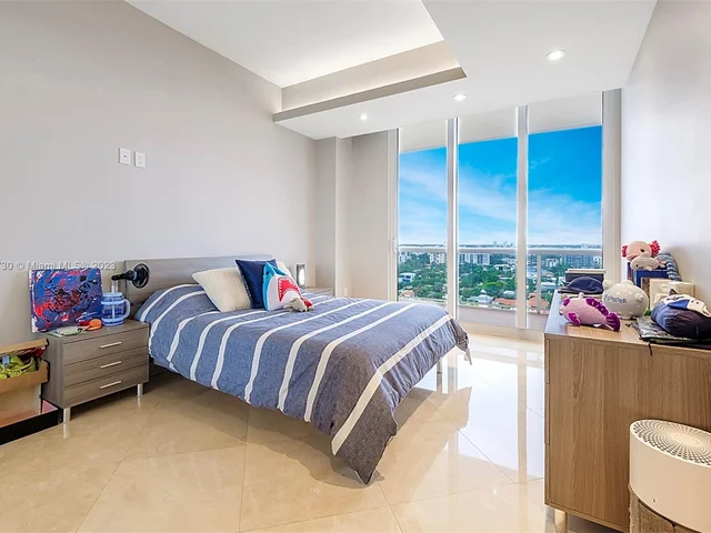 9559 Collins Ave, Surfside FL 33154