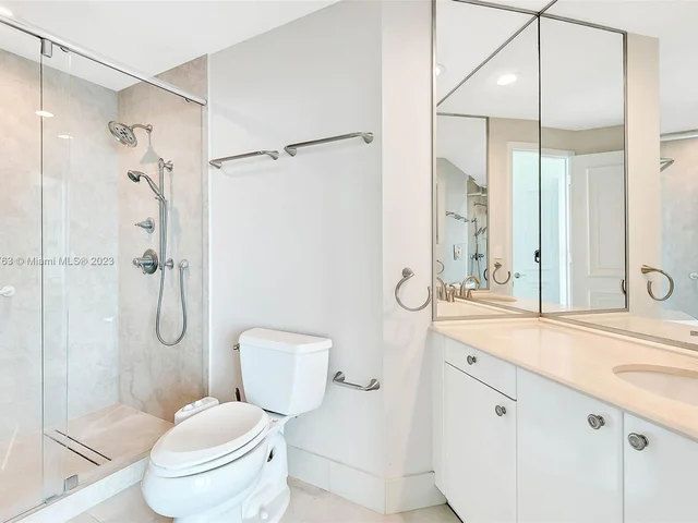 300 S Pointe Dr # 2001, Miami Beach FL 33139