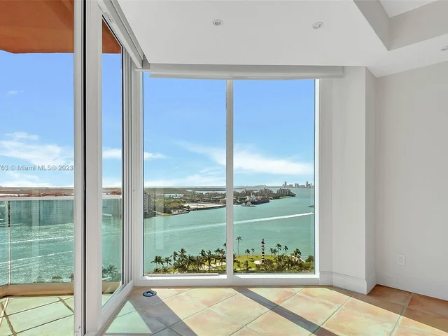 300 S Pointe Dr # 2001, Miami Beach FL 33139