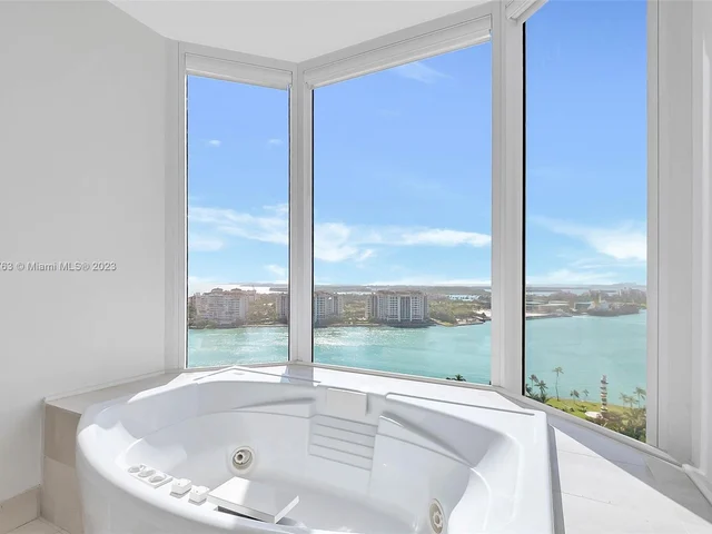 300 S Pointe Dr # 2001, Miami Beach FL 33139