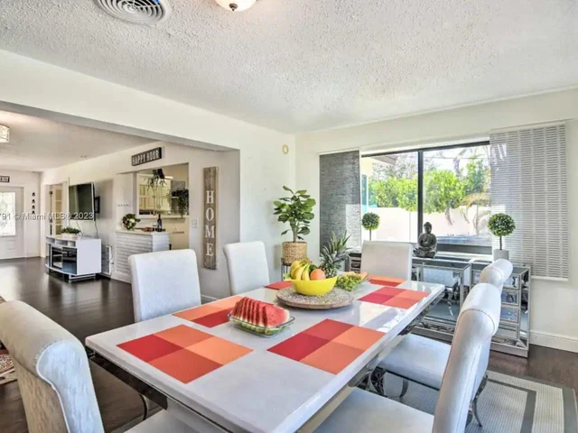 3819 Garfield St, Hollywood FL 33021