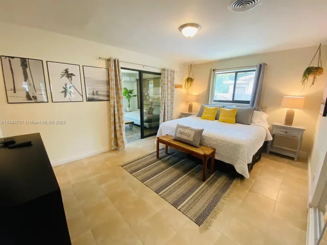 3819 Garfield St, Hollywood FL 33021