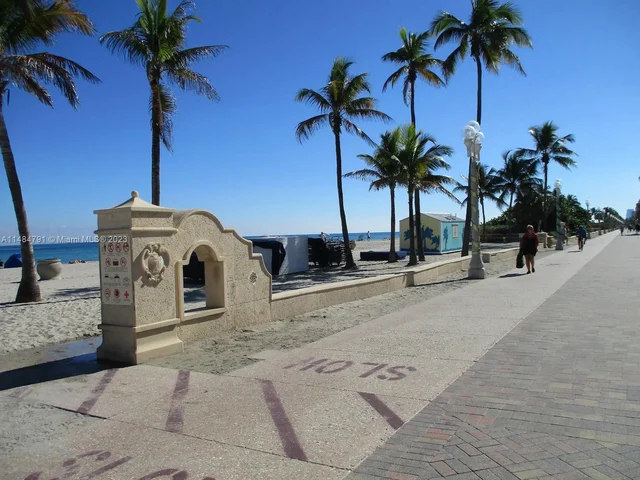 3819 Garfield St, Hollywood FL 33021