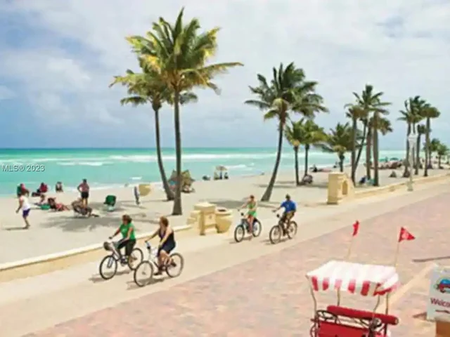 3819 Garfield St, Hollywood FL 33021