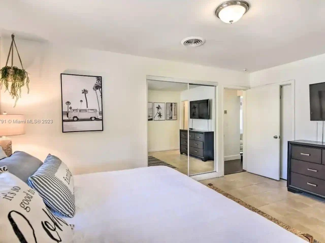 3819 Garfield St, Hollywood FL 33021