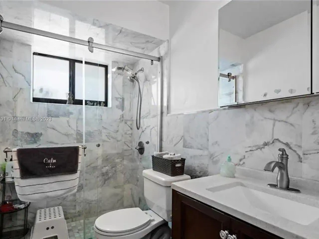 3819 Garfield St, Hollywood FL 33021