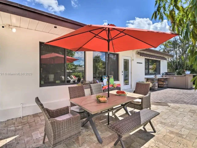 3819 Garfield St, Hollywood FL 33021